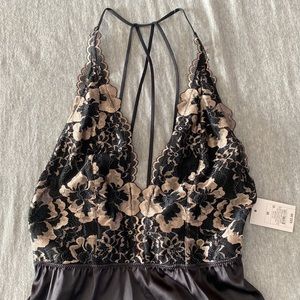 NWT! Lacy/silk & black/pink! Intimate/lingerie set from Target. Size M.